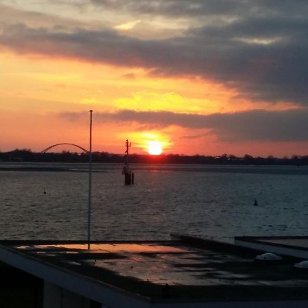 Fehmarn Burgtiefe Suedstrand Meerblick Apartment Meerzeit エクステリア 写真